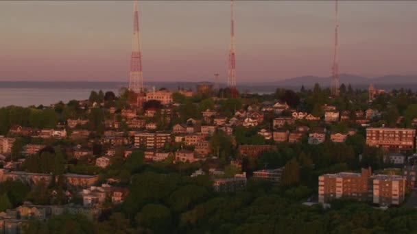 ワシントン州シアトル2017年頃 シアトルのクイーン アン地域の空中ビュー CineflexとRed Epic Heliumで撮影 — ストック動画