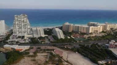 Cancun, Meksika 'daki otellerin havadan görünüşü