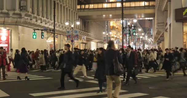Токіо Японія Близько 2018 Року Натовпи Людей Які Переїжджають Вулицю — стокове відео
