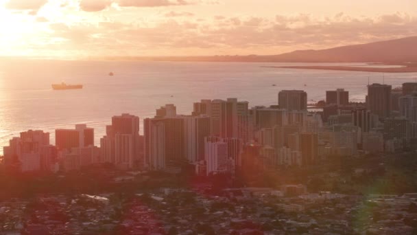 Honolulu Oahu Hawaï Circa 2018 Luchtfoto Van Waikiki Bij Zonsondergang — Stockvideo