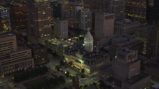 Baltimore Maryland Circa 2017 Aerial View Baltimore City Hall Night — Stock Video