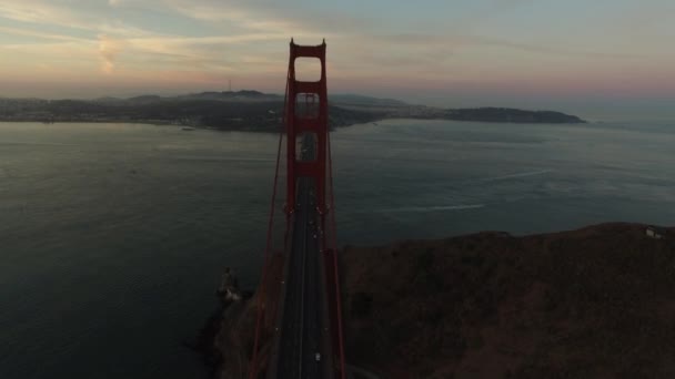 Golden Gate Bridge Der Dämmerung San Fransisco Kalifornien Luftaufnahme — Stockvideo