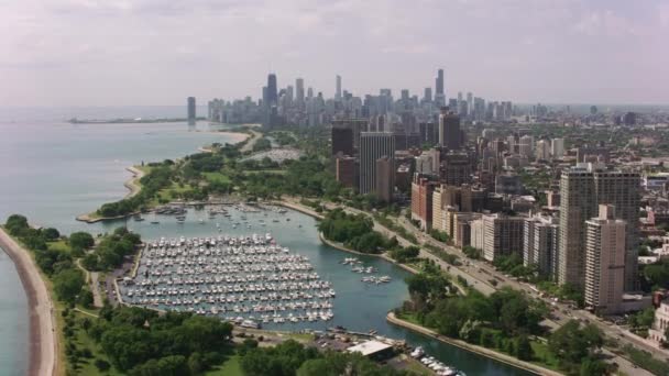 Chicago Illinois Sekitar Tahun 2017 Flying Belmont Harbor Menuju Pusat — Stok Video