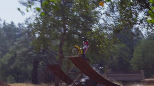 Rider Motocross Schodzili Duży Skok Slow Motion — Wideo stockowe