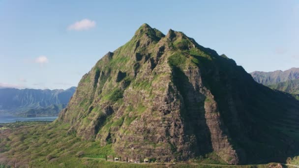 Oahu Hawaï Circa 2018 Luchtfoto Van Rotsachtige Kliffen Bij Kaaawa — Stockvideo