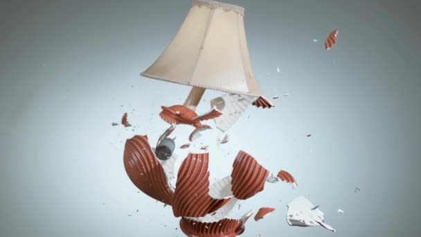 Lampa Ceramiczna Roztrzaskana Super Zwolnionym Tempie Nakręcona Phantom Flex — Wideo stockowe