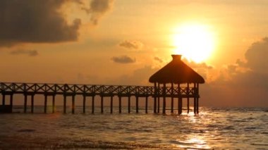 Sunset Resort tropikal