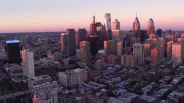 Gün batımında Philadelphia, Pennsylvania 'nın hava manzarası