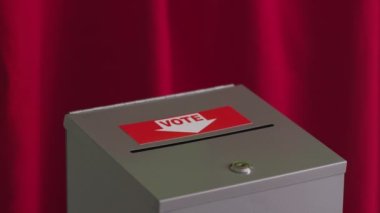 Oy sandığına, seçim konseptine koymak