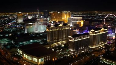 Las Vegas, Nevada, ABD - 26 Kasım 2014: Las Vegas Strip 'in gece hava görüntüsü