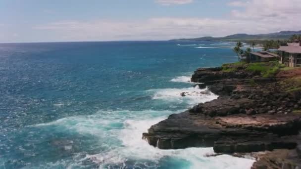 カウアイ島 ハワイ2018年頃 カウアイ島の南海岸の空中ビュー CineflexとRed Epic Heliumで撮影 — ストック動画