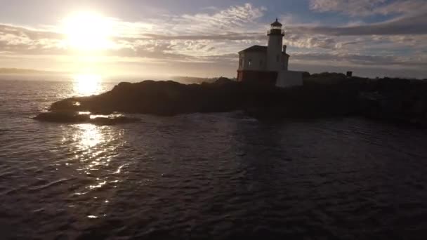 Vista Aérea Del Faro Del Río Coquille Bandon Oregon — Vídeo de stock