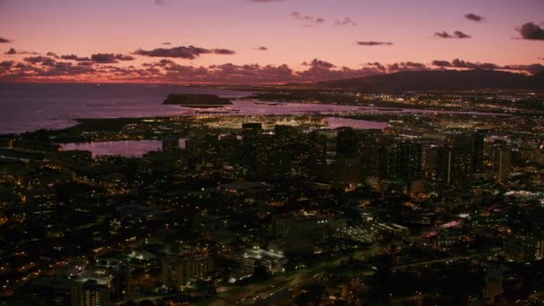 Honolulu Oahu Hawaï Circa 2018 Luchtfoto Van Honolulu Waikiki Schemering — Stockvideo