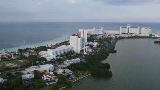 墨西哥坎昆 从岛屿上空拍摄的录像 — 图库视频影像