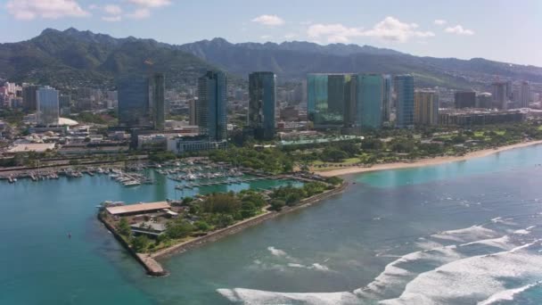 Honolulu Oahu Hawaii Circa 2018 Volando Frente Costa Honolulu Tiro — Vídeo de stock