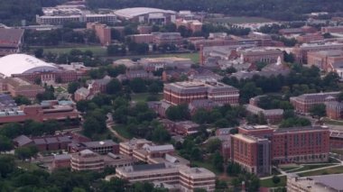 Washington, D.C. - yaklaşık 2017: Maryland Üniversitesi kampüsünün havadan görünüşü. Cineflex ve RED Epic-W Helyum ile çekilmiştir..