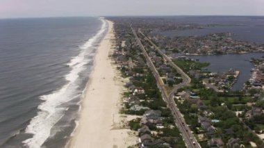 New Jersey 2017 dolaylarında, Aerial, Jersey Sahili 'ni vurdu. Cineflex ve RED Epic-W Helyum ile çekilmiştir..