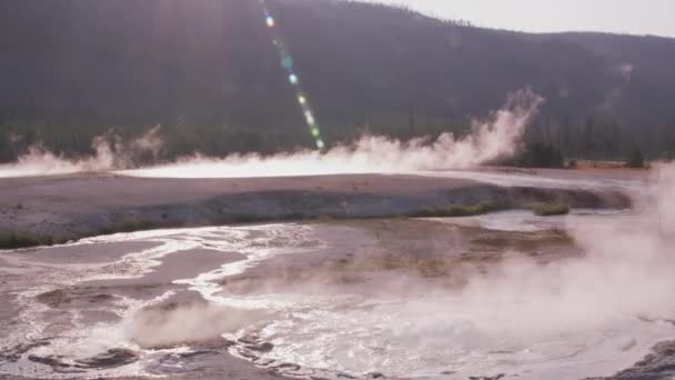 黄石公园Geyser盆地日落时分 — 图库视频影像