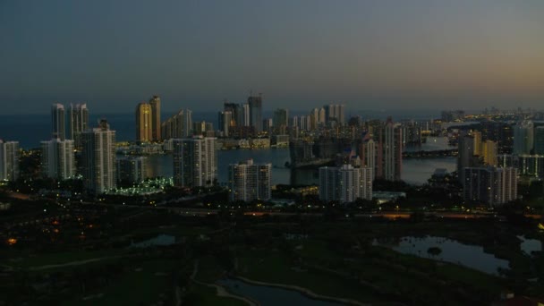 Luftaufnahme Von Miami Beach Florida Bei Nacht — Stockvideo