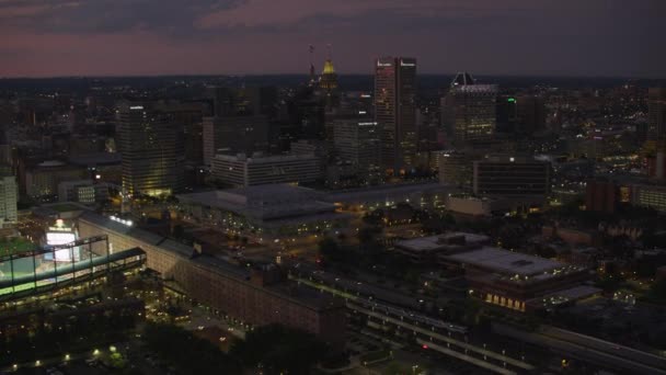 巴尔的摩 马里兰 2017年左右 日落时俯瞰巴尔的摩市中心和Oriole公园 用Cineflex和Red Epic Helium拍摄 — 图库视频影像