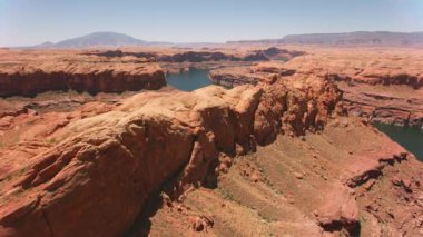 Powell Gölü, Utah 2019 dolaylarında. Powell Gölü 'nün havadan görünüşü.