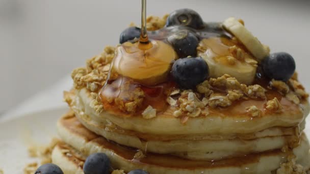 Syrup Pouring Stack Pancakes Super Slow Motion Shot Phantom Flex — Stock Video