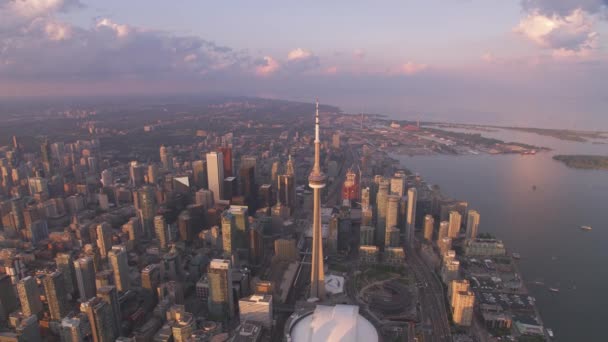 多伦多 加拿大 大约2019年 日落时从空中俯瞰多伦多 直升机用Cineflex Gimbal和Red 8K相机拍摄 — 图库视频影像