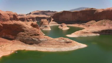 Powell Gölü, Utah 2019 dolaylarında. Powell Gölü 'nün havadan görünüşü.