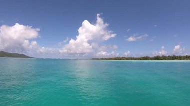 Bora Bora, Fransız Polinezyası 'ndaki lagünün zamanaşımı görünümü.