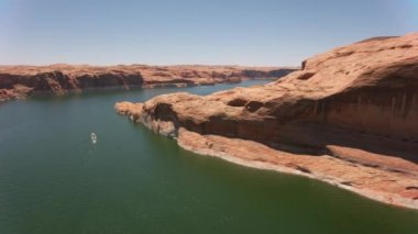 Powell Gölü, Utah 2019 dolaylarında. Powell Gölü 'nün havadan görünüşü.