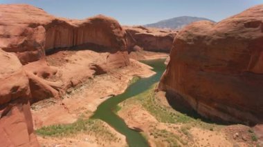 Powell Gölü, Utah 2019 dolaylarında. Powell Gölü 'nün havadan görünüşü. 