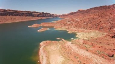 Powell Gölü, Utah 2019 dolaylarında. Powell Gölü 'nün havadan görünüşü.