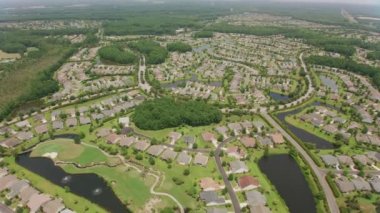 Georgia 2019 dolaylarında. Savannah, Georgia 'nın havadan görünüşü. Helikopterden Cineflex gimbal ve RED 8K kamerayla çekildi..