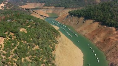 ABD 'nin Oroville Gölü' nde tekneler sıralandı.