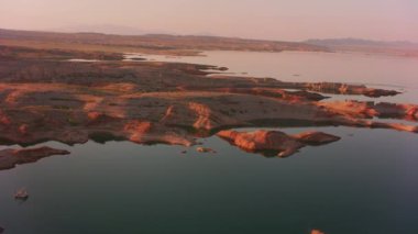 Mead Gölü ve Su İstasyonu 'nun yüksek açılı görüntüleri