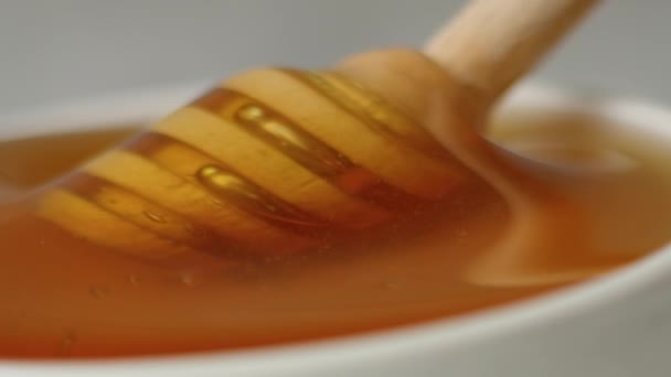 Gros Plan Marmite Miel Tourné Avec Caméra Rouge — Video