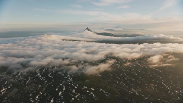Cascade Mountains Орегон Вид Воздуха Трехпалый Джек Снято Вертолета Камерой — стоковое видео