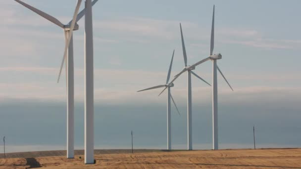 Πετώντας Πάνω Από Oregon Wind Turbines Farm Στο Νότιο Όρεγκον — Αρχείο Βίντεο