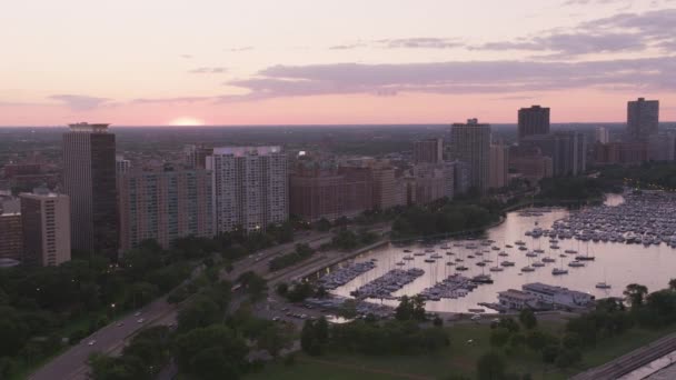 Chicago Illinois 2019 Légi Felvétel Chicagóból Naplementekor Helikopteres Lövés Cineflex — Stock videók