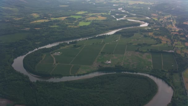 Washington State Circa 2019 Luchtfoto Van Kronkelende Rivier Door Landbouwgrond — Stockvideo