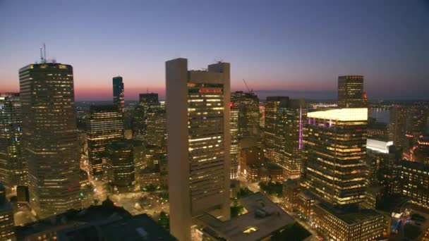 波士顿 马萨诸塞州 2019年左右 晚上从空中俯瞰波士顿 直升机用Cineflex Gimbal和Red 8K相机拍摄 — 图库视频影像