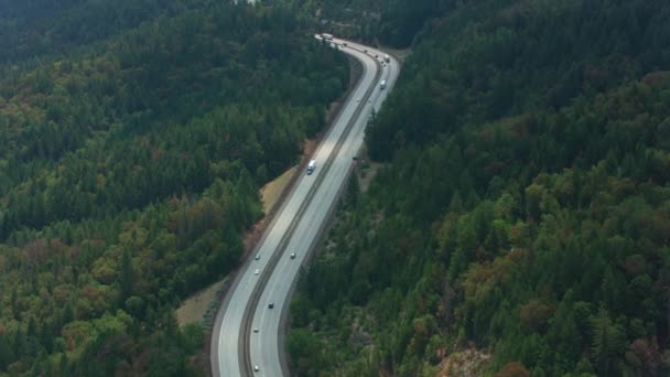 오리건주 Oregon 2021 년경에 고속도로 완만하게 공중에서 관측되었다 헬리콥터 에서적 — 비디오