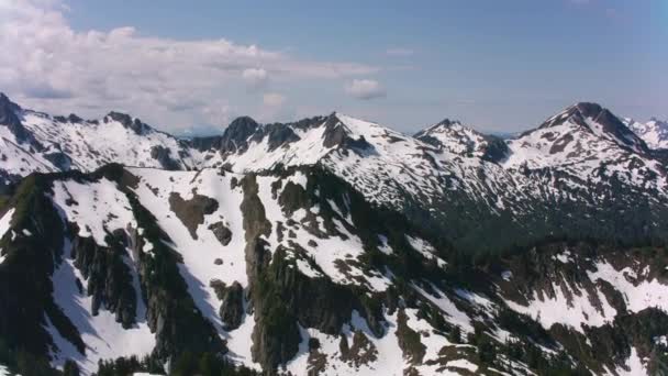 华盛顿冰川峰2019年左右 从空中俯瞰冰川峰 直升机用Cineflex Gimbal和Red 8K相机拍摄 — 图库视频影像