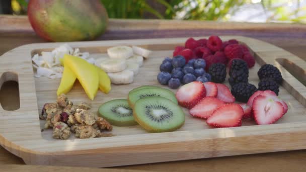 Bandeja Frutas Ingredientes Para Tigela Açaí — Vídeo de Stock