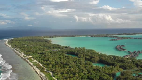 Vista Aérea Resort Bora Bora Polinésia Francesa — Vídeo de Stock