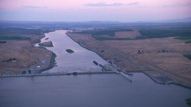 Flygfoto Över Columbia River Och Broar Tri Cities Området Washington — Stockvideo