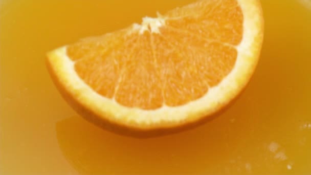 Φέτες Πορτοκαλιού Φρέσκο Χυμό Από Πορτοκαλί Πλάνα — Αρχείο Βίντεο