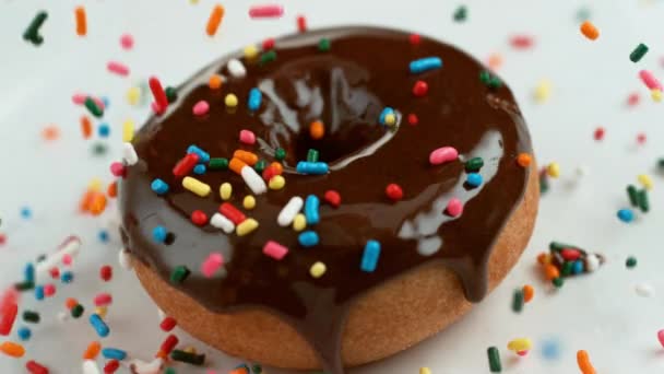 Sprinkles Vallen Donut Slow Motion — Stockvideo