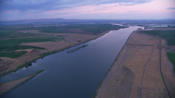 Luftaufnahme Des Columbia River Und Der Brücken Tri Cities Gebiet — Stockvideo