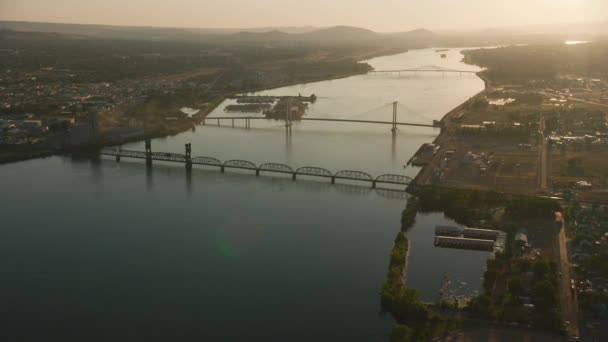 Vista Aérea Del Río Columbia Puentes Área Tri Cities Washington — Vídeo de stock